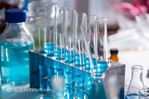 天然产物提取 开启绿色能源新篇章——科学家在实验室探索石油与生物燃料的可持续解决方案